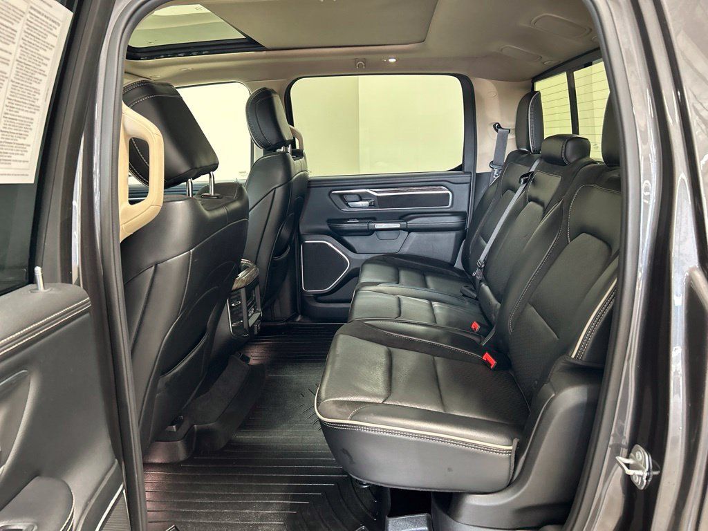 Used 2019 RAM 1500 Laramie AWD/4WD image 27