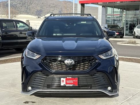 Used 2023 Toyota Highlander XSE image 3