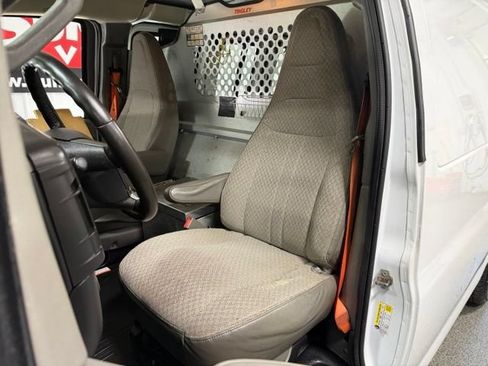 Used 2018 Chevrolet Express 2500 w/ Driver Convenience Package RWD image 20