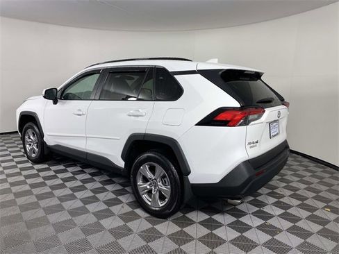 Used 2022 Toyota RAV4 XLE w/ Convenience Package image 6
