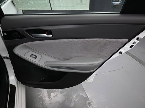 Used 2019 Toyota Avalon XSE image 31