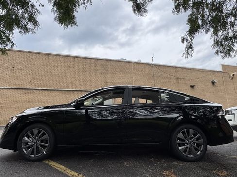 New 2026 Nissan Sentra SL w/ Floor Mat Package FWD image 26