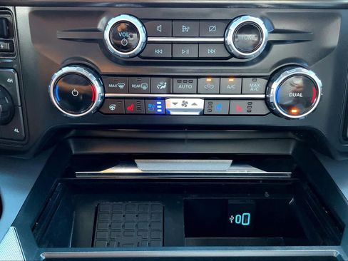 Used 2024 Ford F250 Lariat w/ Sport Appearance Package AWD/4WD image 34