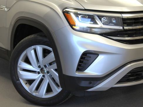 Used 2023 Volkswagen Atlas Cross Sport SE w/ Panoramic Sunroof Package AWD/4WD image 2
