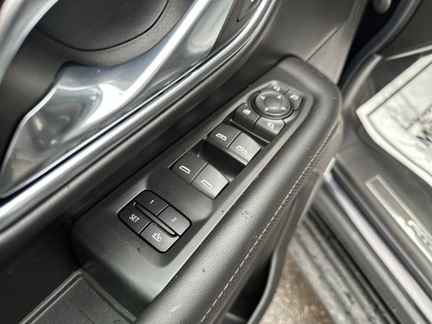 Used 2023 GMC Yukon AT4 image 11