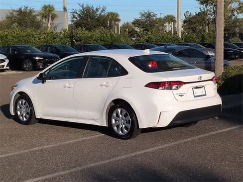 Used 2023 Toyota Corolla LE image 6