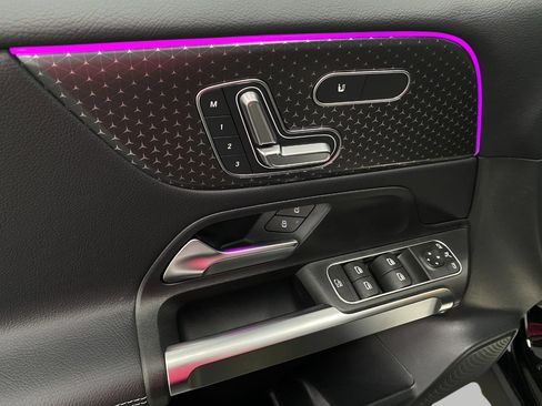 Certified 2025 Mercedes-Benz GLB 250 4MATIC image 28