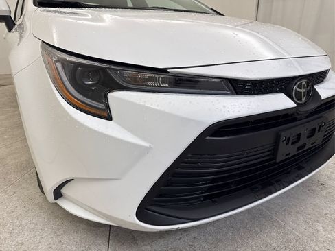 Used 2026 Toyota Corolla LE FWD image 13