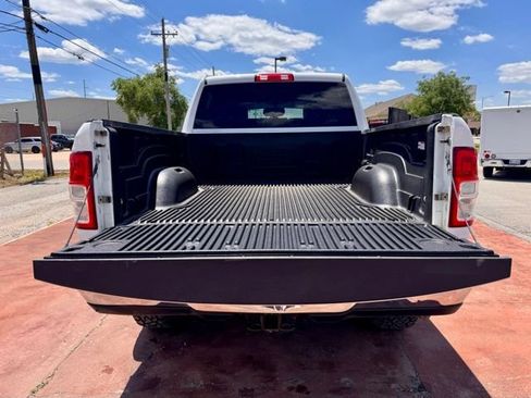 Used 2022 RAM 2500 Tradesman w/ Chrome Appearance Group AWD/4WD image 6