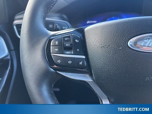 Certified 2022 Ford Explorer Platinum w/ Equipment Group 601A image 30