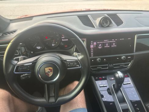 Used 2023 Porsche Macan AWD/4WD image 17