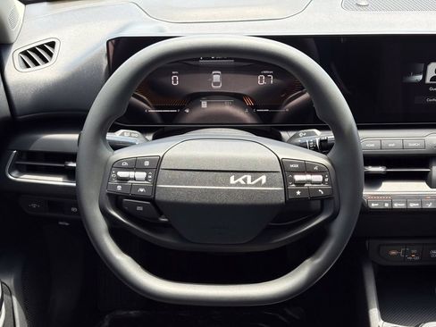 New 2026 Kia K4 FWD image 32