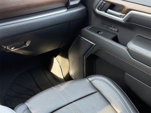 Used 2024 Chevrolet Silverado 1500 High Country w/ High Country Premium Package image 14