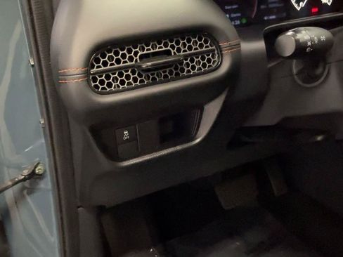 Certified 2025 Honda HR-V Sport image 32