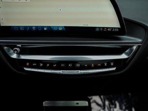 Used 2024 Cadillac Lyriq Tech image 33