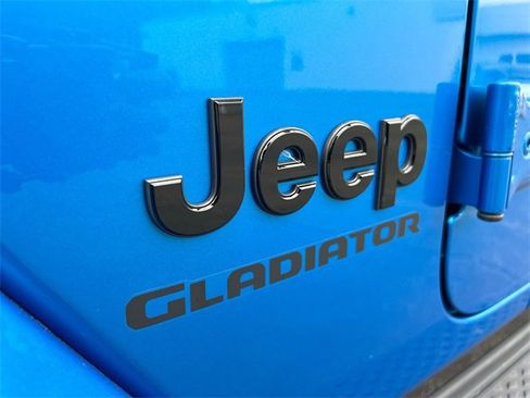 Used 2022 Jeep Gladiator Overland image 31