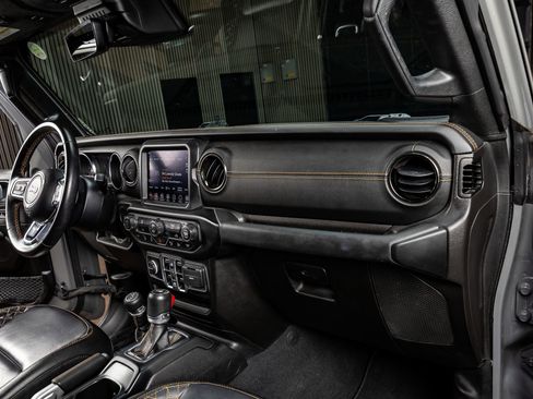 Used 2022 Jeep Gladiator Overland image 18