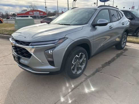 New 2026 Chevrolet Trax LT w/ Driver Confidence Package image 27