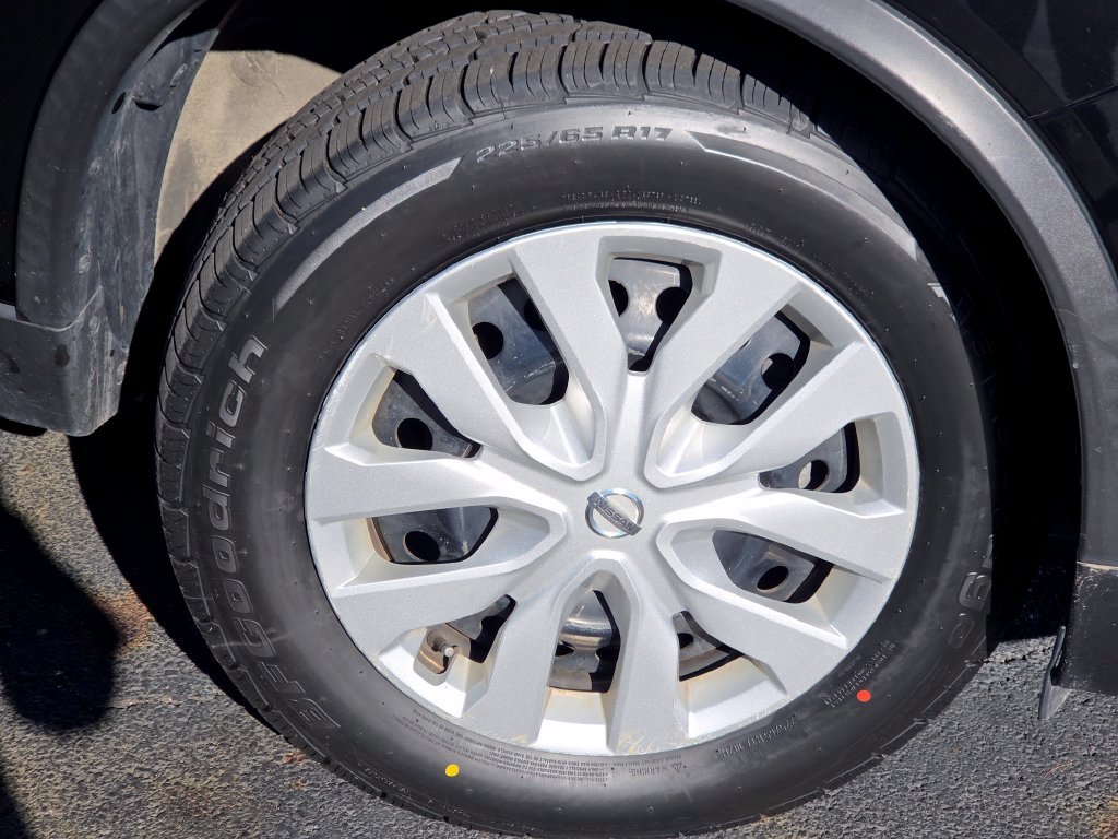 Used 2017 Nissan Rogue S AWD/4WD image 14
