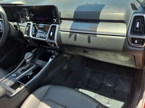 Used 2023 Kia Sorento S w/ Panoramic Sunroof Package FWD image 16