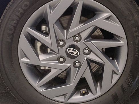 Used 2024 Hyundai Elantra SEL image 31