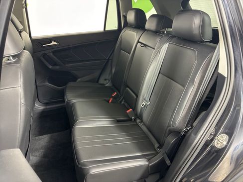 Used 2022 Volkswagen Tiguan SE AWD/4WD image 25