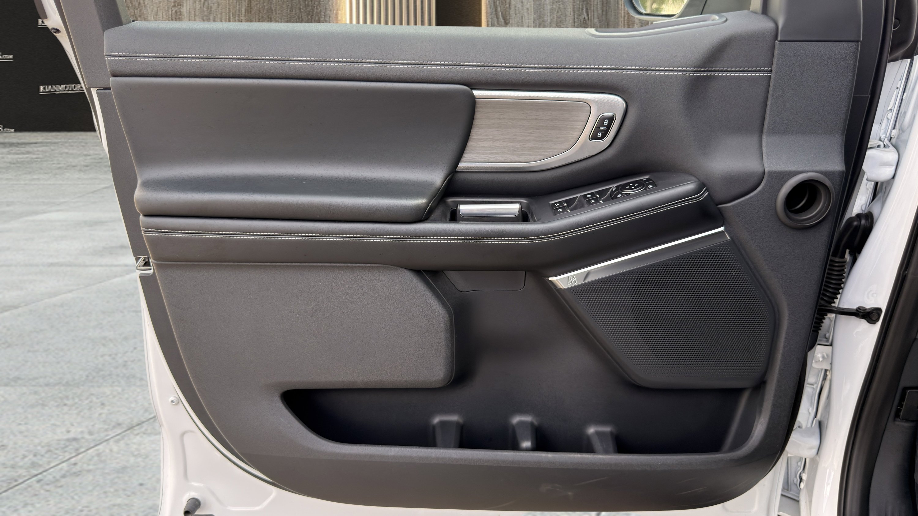 Used 2025 Ford Expedition Platinum AWD/4WD image 68