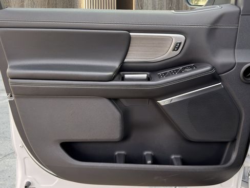 Used 2025 Ford Expedition Platinum AWD/4WD image 68
