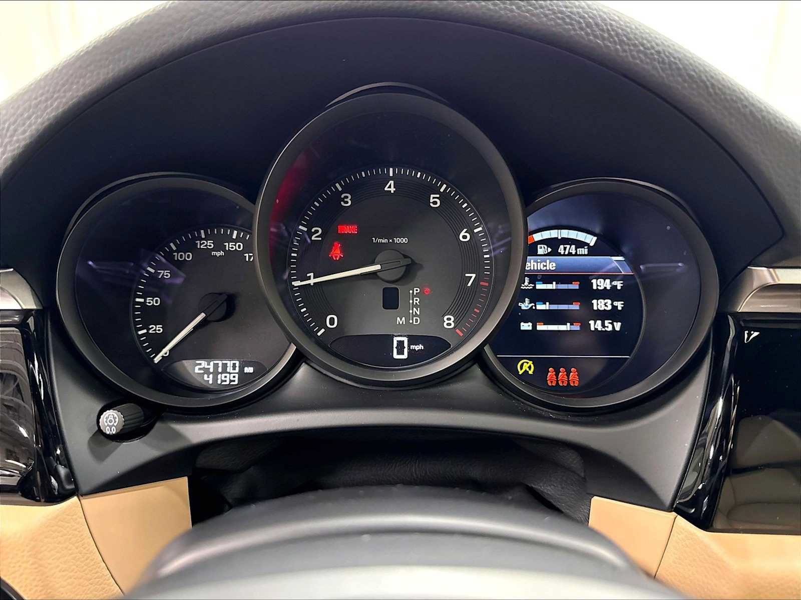 Used 2024 Porsche Macan AWD/4WD image 24