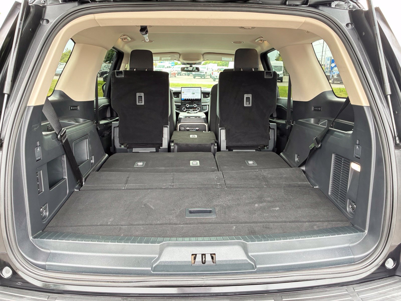 Certified 2024 Ford Expedition XLT RWD image 18