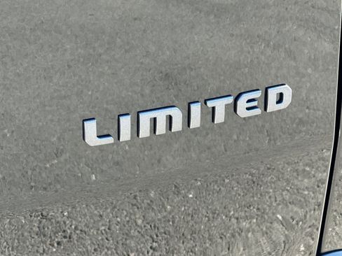 New 2026 Jeep Cherokee Limited image 32