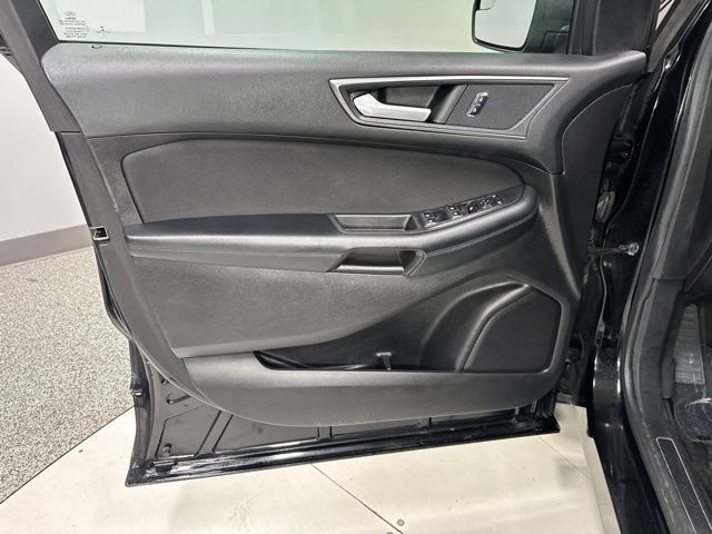 Used 2017 Ford Edge SE AWD/4WD image 6