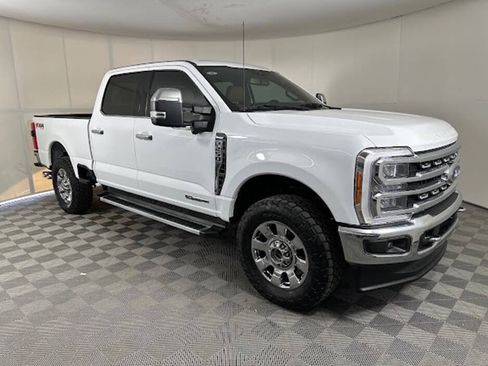 Used 2023 Ford F250 Lariat w/ Chrome Package image 6