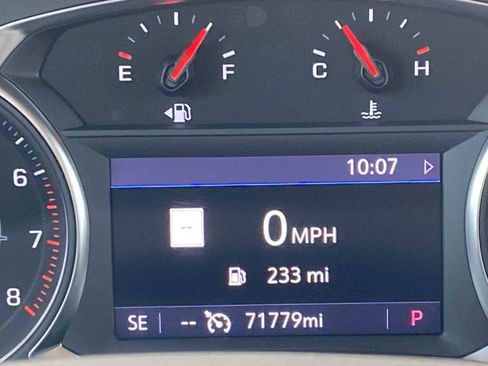 Used 2023 GMC Acadia SLT image 20