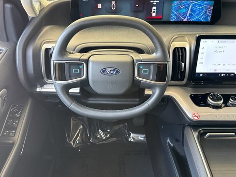 Used 2025 Ford Expedition Max Active RWD image 19
