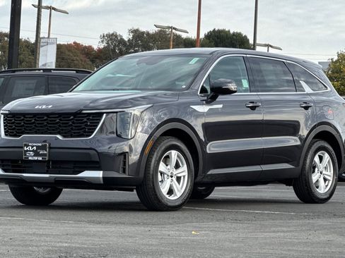 New 2026 Kia Sorento LX image 8