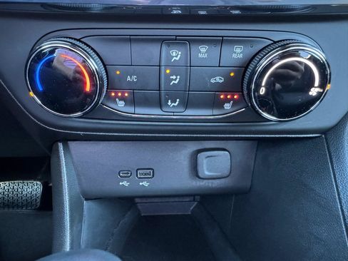 Used 2024 Buick Encore GX Preferred w/ Comfort Package AWD/4WD image 21