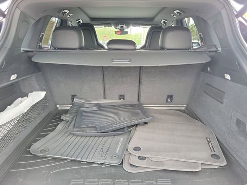 Used 2019 Porsche Cayenne S image 8