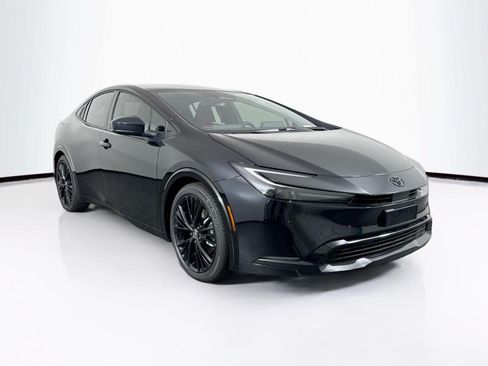 New 2026 Toyota Prius Plug-In Hybrid FWD image 5