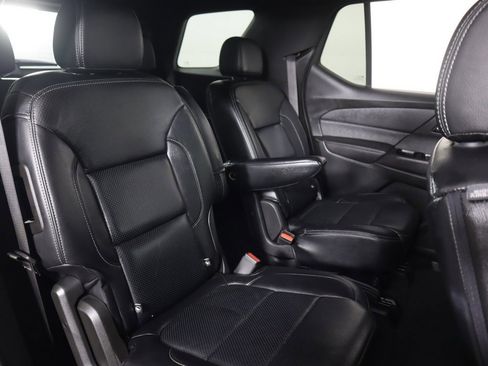 Used 2023 Chevrolet Traverse LT image 33