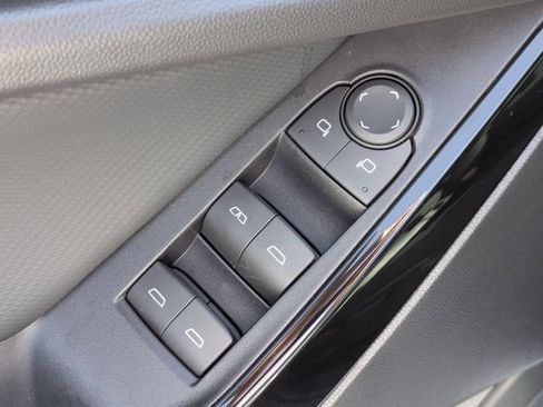 New 2026 Chevrolet Equinox LT w/ Safety and Technology Package FWD image 9
