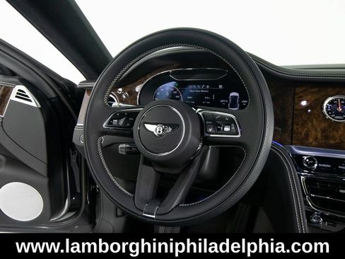 Used 2024 Bentley Flying Spur V8 AWD/4WD image 32