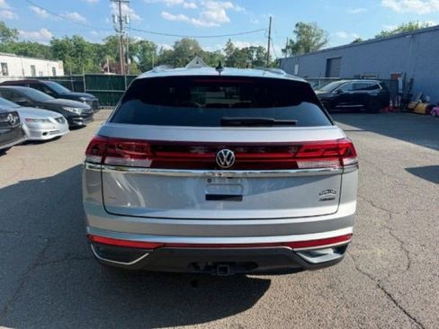 Used 2024 Volkswagen Atlas Cross Sport SE AWD/4WD image 11