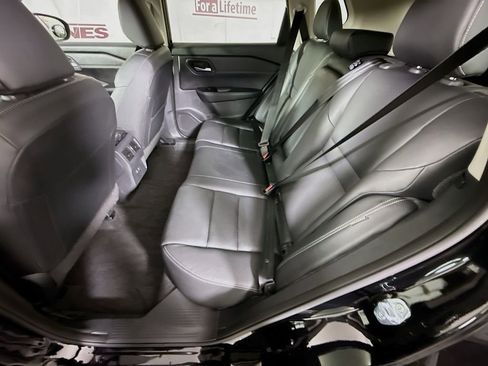 Certified 2024 Nissan Rogue SL FWD image 27