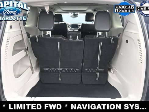 Used 2024 Chrysler Pacifica Limited FWD image 12