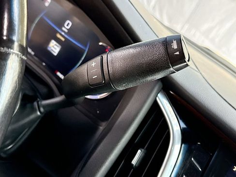 Used 2019 Cadillac Escalade Premium Luxury image 31