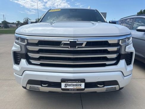 Used 2025 Chevrolet Silverado 1500 High Country w/ Technology Package AWD/4WD image 22
