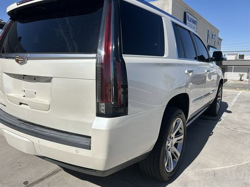 Used 2015 Cadillac Escalade Premium AWD/4WD image 12