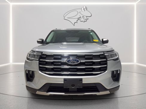 Used 2025 Ford Explorer Active w/ Active Comfort Package AWD/4WD image 9