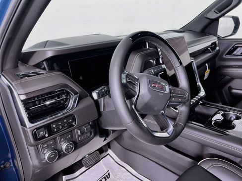 Certified 2026 GMC Yukon XL Elevation w/ Elevation Premium Package AWD/4WD image 8